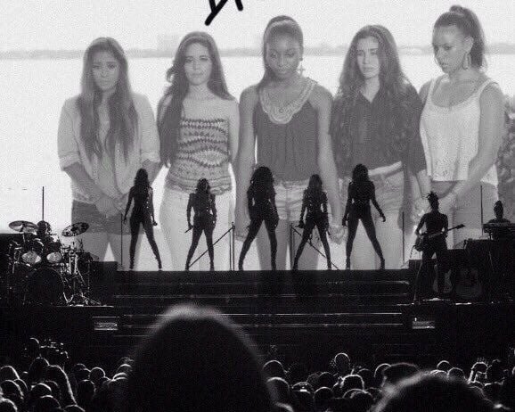 G27Yess's tweet photo. Muchas gracias por todo @FifthHarmony  ustedes me ayudaron a salir adelante ❤️😔
#Harmonizers

@LaurenJauregui @dinahjane97 @Normani @AllyBrooke https://t.co/u7MEyqHXsg