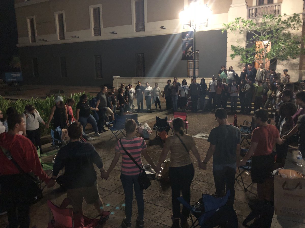 JuventudPIBC's tweet photo. Un poco de lo que hicimos ayer... ❤️
#encontrandome #MJPIBC #escalandohaciaelrey2018 https://t.co/A6F3ql1HZn