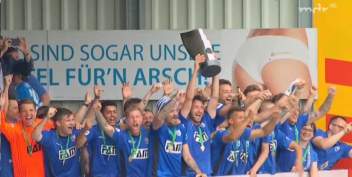 Canucks_Abroad's tweet photo. Canuck @AndreHainault, on the right, got the Champions trophy of the #3Liga in #Germany... #CanucksAbroad #SFLFCM Picture via @SportimOsten © @mdrde https://t.co/pf2x2EMHhk