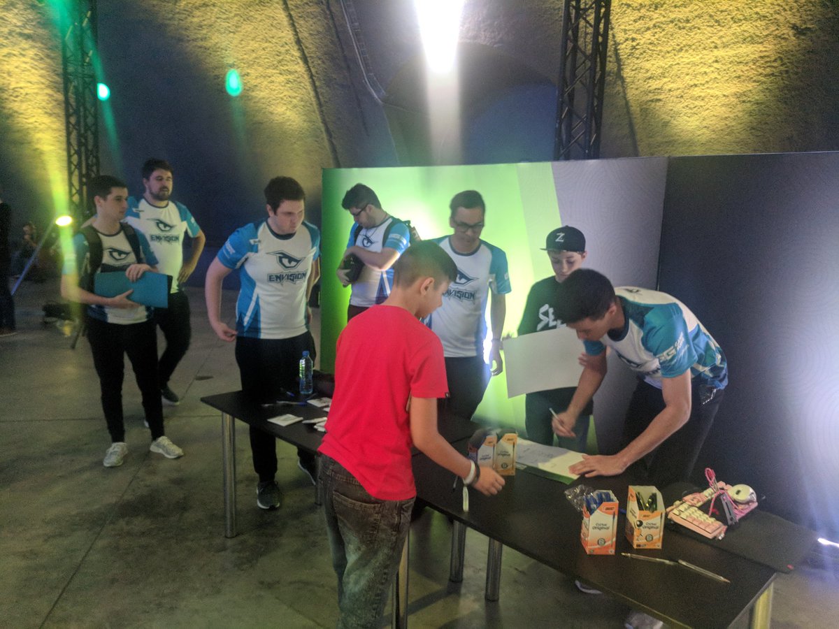 ggenvision's tweet photo. Our boys signing autographs before they head on stage. We're up next in the @owpathtopro NA semifinals!

Cheer our boys on as we face our fellow Canadian org @TOesports! GLHF!

https://t.co/M7oMCP7duo https://t.co/4FGCcxyCzh