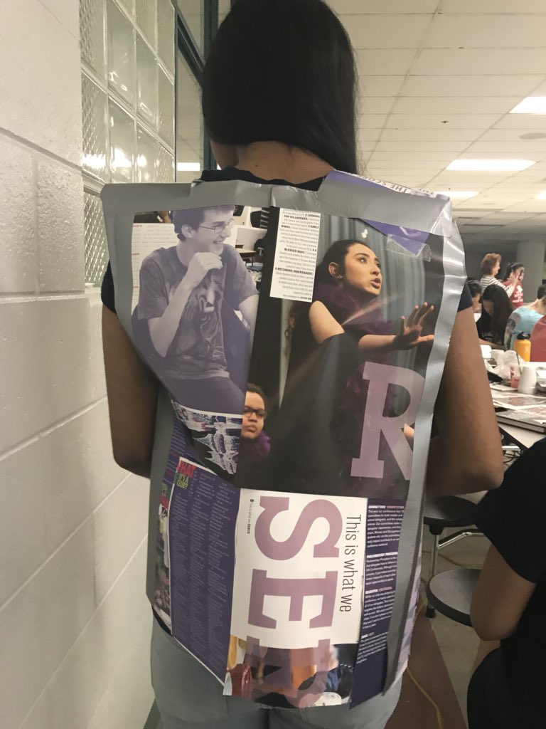 mkdybq's tweet photo. 💚💜Chantilly YERDS rock wearable Yearbook fashion! #chantillypride #CHSOdyssey https://t.co/Si0loRY9Ev