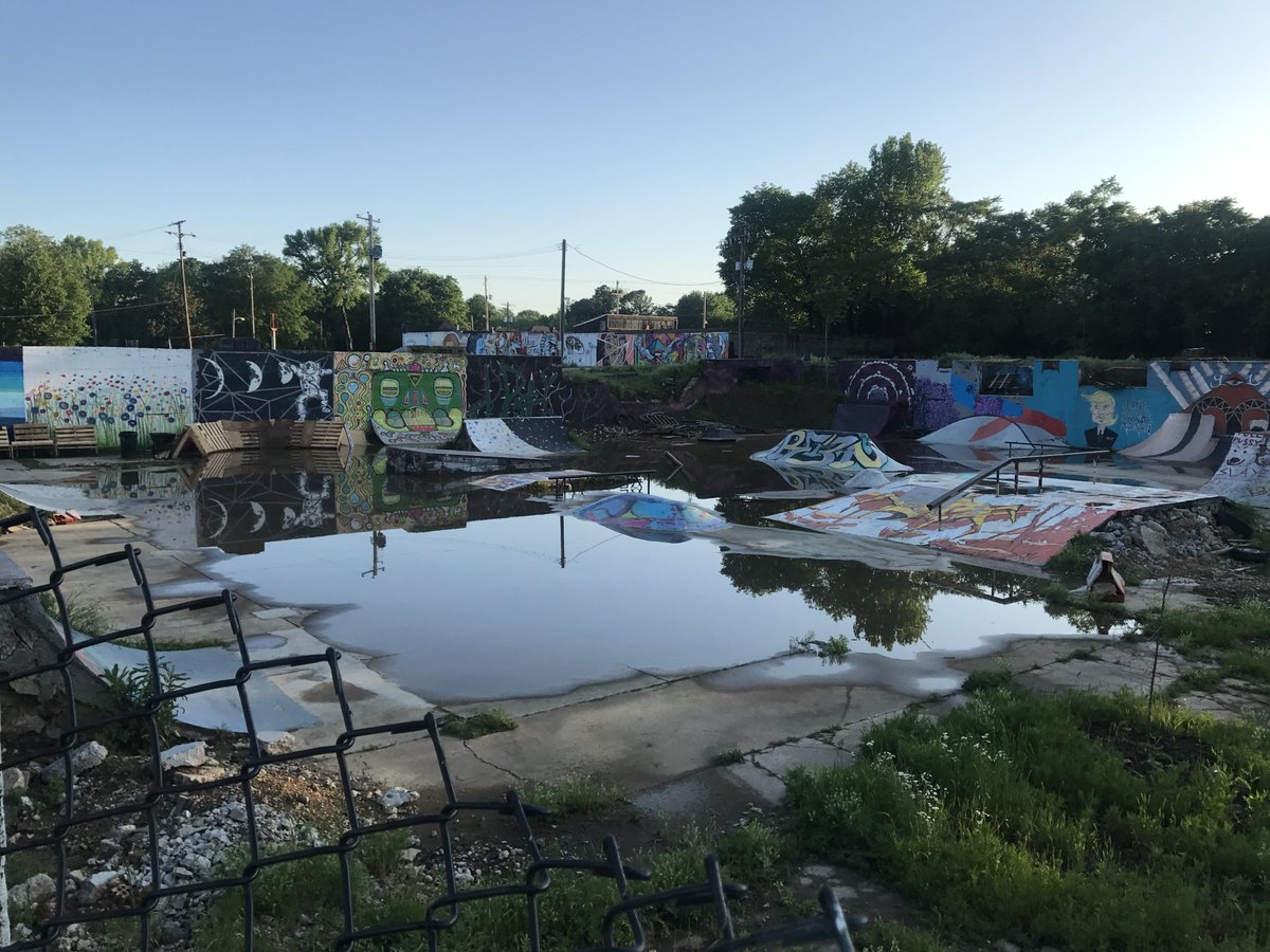 GoNobumoto's tweet photo. @shaunwhite @iamfoursided Please help memphis skateboard park 💙 https://t.co/3XecGGGcyV