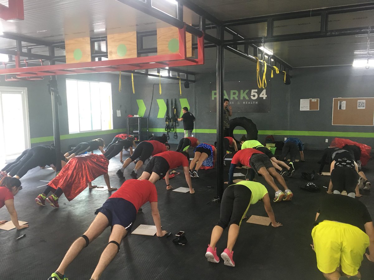 👏🏻👏🏻👏🏻 Felicidades, <a href="/Park54Mx/">Park 54</a> por este cierre de generación 💪🏻 Me encanta ver el salón lleno de personas que aman y confían en este entrenamiento 👊🏼Y ahora... que la CDMX se llene de su energía 
<a href="/ChuchoVegatx/">Chucho  Vega</a> <a href="/krisgava/">Christopher Gava</a> <a href="/_IvanChavz/">Iván</a> <a href="/Rene_H1/">RenéH</a> , Chuy <a href="/Rogeliotexis/">roger texis jimenez</a> <a href="/Omarb19/">Omar Bolaños</a>