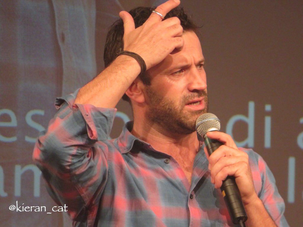 kieran_cat's tweet image. #JIB9 #jibweek2018 
Day 2 #adamfergus Panel
Love his accent 😉