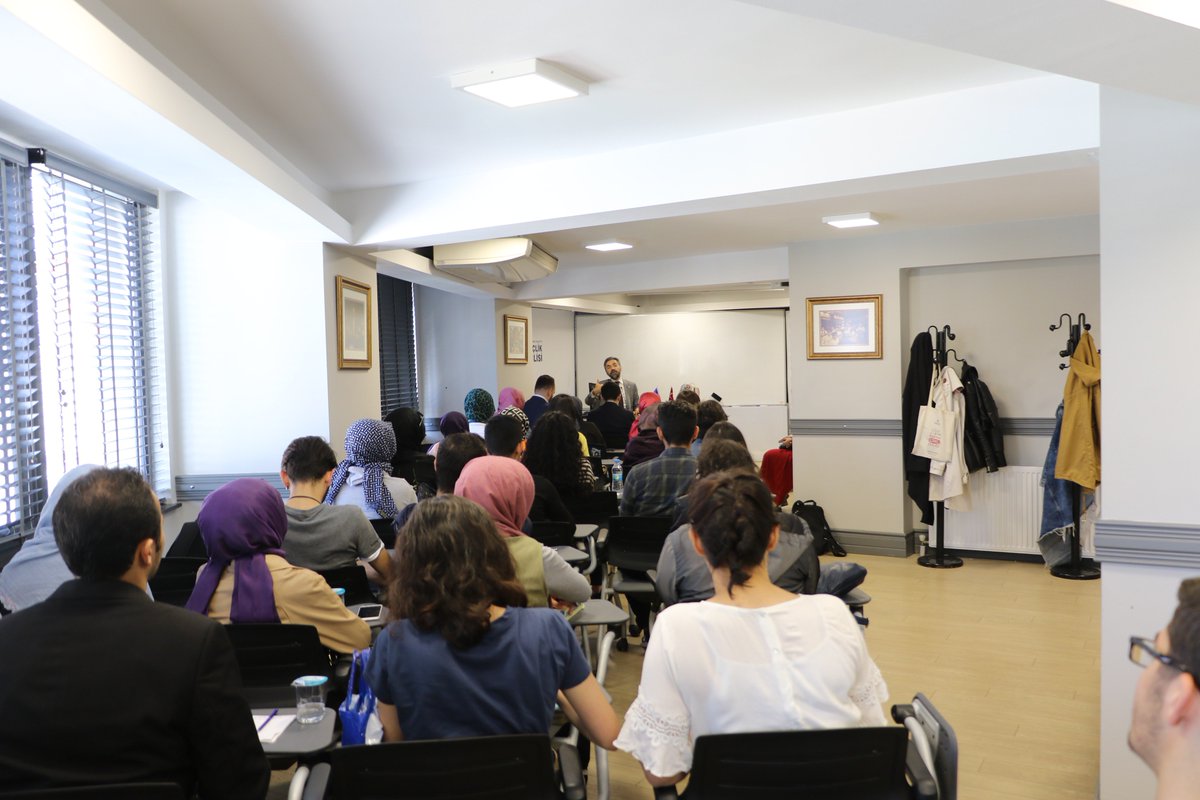 samedagirbas's tweet photo. Genç Kariyer Akademisi Final Programına katılarak gençlerle tecrübe ve bilgilerini paylaşan İbn Haldun Üniversitesi Rektörü Prof. Dr. Recep Şentürk'e katılımlardan dolayı teşekkür ederiz. @ibnhalduni @senturkrecep https://t.co/wTdLAL192H