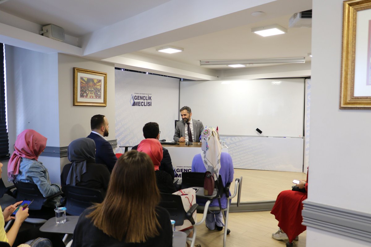samedagirbas's tweet photo. Genç Kariyer Akademisi Final Programına katılarak gençlerle tecrübe ve bilgilerini paylaşan İbn Haldun Üniversitesi Rektörü Prof. Dr. Recep Şentürk'e katılımlardan dolayı teşekkür ederiz. @ibnhalduni @senturkrecep https://t.co/wTdLAL192H