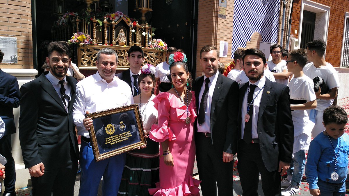 En agradecimiento a la <a href="/BCTSaludHuelva/">Virgen de la Salud</a> por su acompañamiento en el dia de hoy, le hemos entregado un cuadro conmemorativo