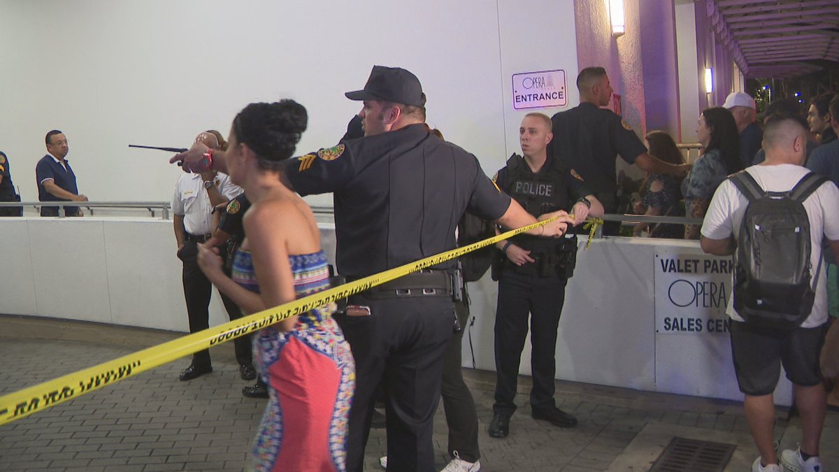 UPDATED: Man found shot inside Miami high-rise apartment building bit.ly/2rBJ7R0 https://t.co/E2xTz5q6ne