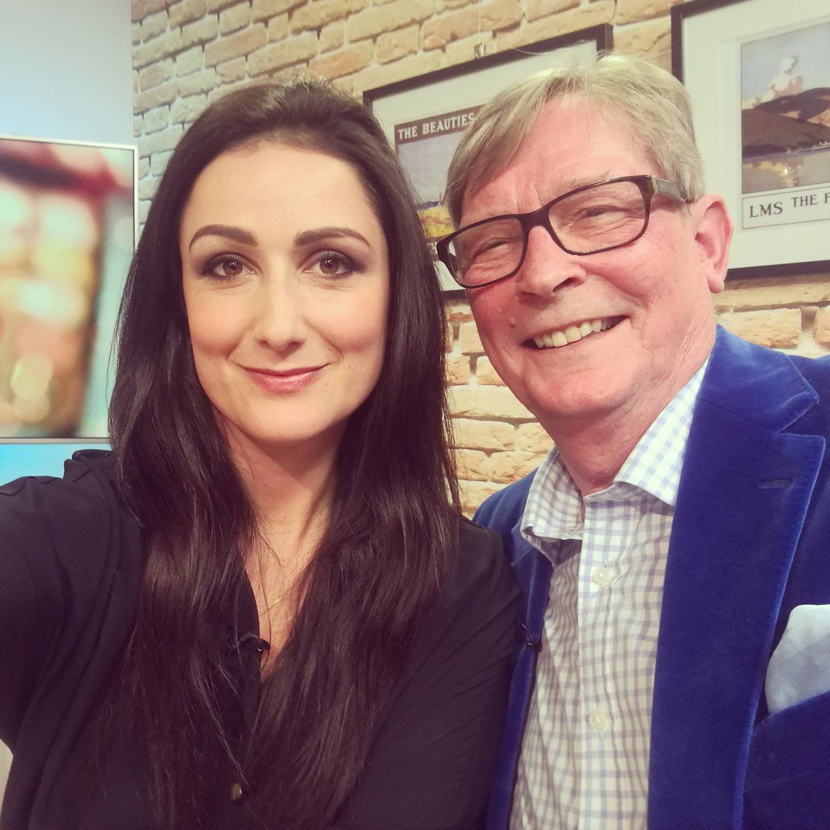 TVZaraJ's tweet photo. Last night I did Caught Your Eye on an RTS Award winning show 😁. First time doing it on #LiveAtFive. Pretty sure that's a full house in the TV jobs bingo. #presenter #televisionreporter #televisionpresenter #televisionproducer #tvwork #bts https://t.co/q6w6AnEPwg