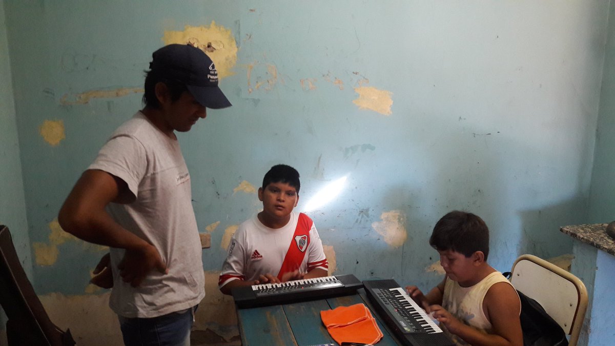 MariteLescano's tweet photo. #CPPS2018 #TallerDeMúsica CAI 15 Esc. El Quebrachal #Ballivian @aniberruezo @fguillesaavedra @artydance23 @patriciapinasco https://t.co/OM0Evrm35Z
