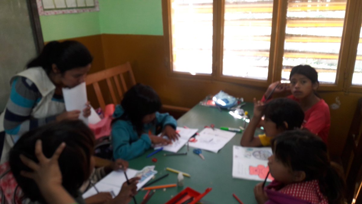 MariteLescano's tweet photo. #CPPS2018 CAI 18 Esc. 4307 #TallerDeInformática #Ballivian @aniberruezo @fguillesaavedra @artydance23 @patriciapinasco https://t.co/tbgUM6GbJo