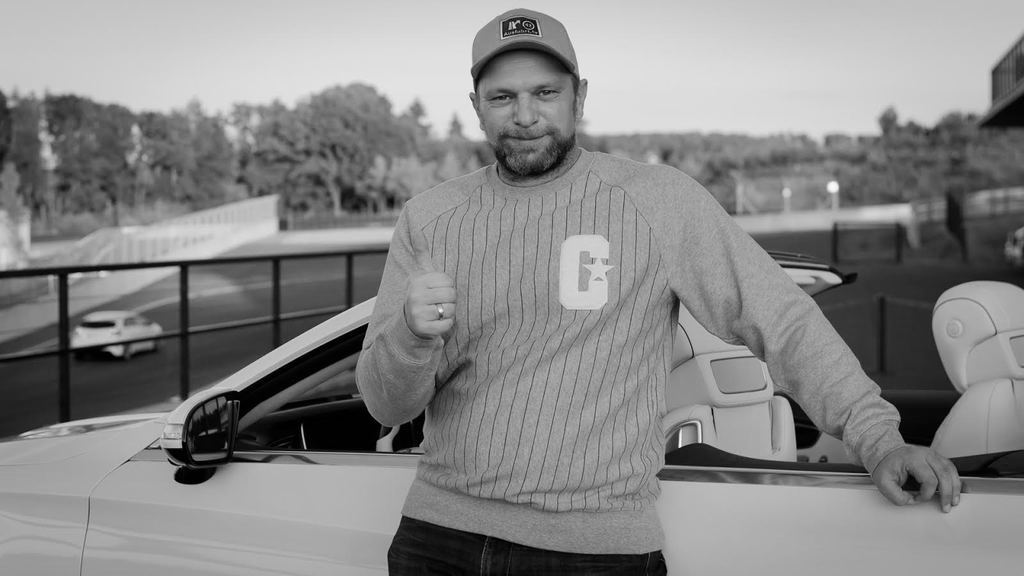 Das neue #Interview ist online. Diesmal mit YouTuber Jan Gleitsmann von Ausfahrt.tv #Bielefeld #Auto #YouTube #Ostwestfalen #VW #Mercedes #Opel 

grundrauschen.blog/2018/05/12/aus…