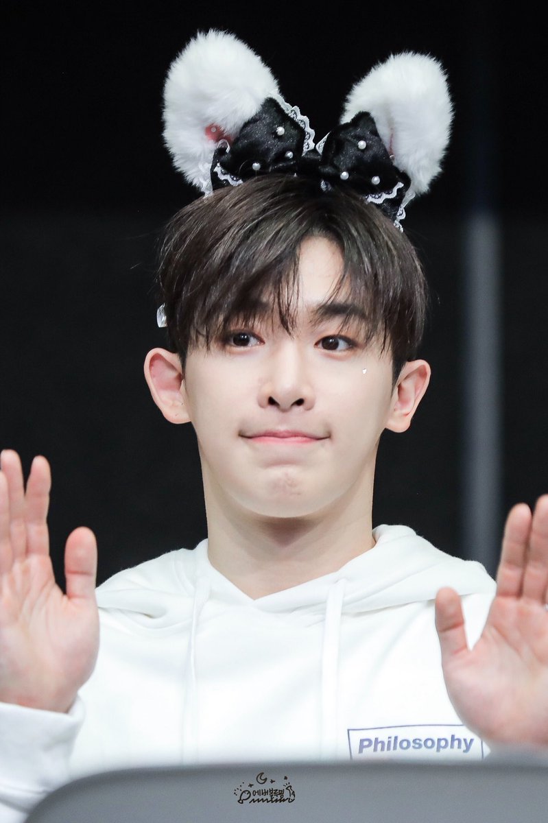 19930301com's tweet photo. Pre 180512 인천팬싸 원호

#MONSTA_X #원호 #몬스타엑스 
#젤러시 #더커넥트 #THE_CONNECT 

@OfficialMonstaX https://t.co/YTqViK1Lqj