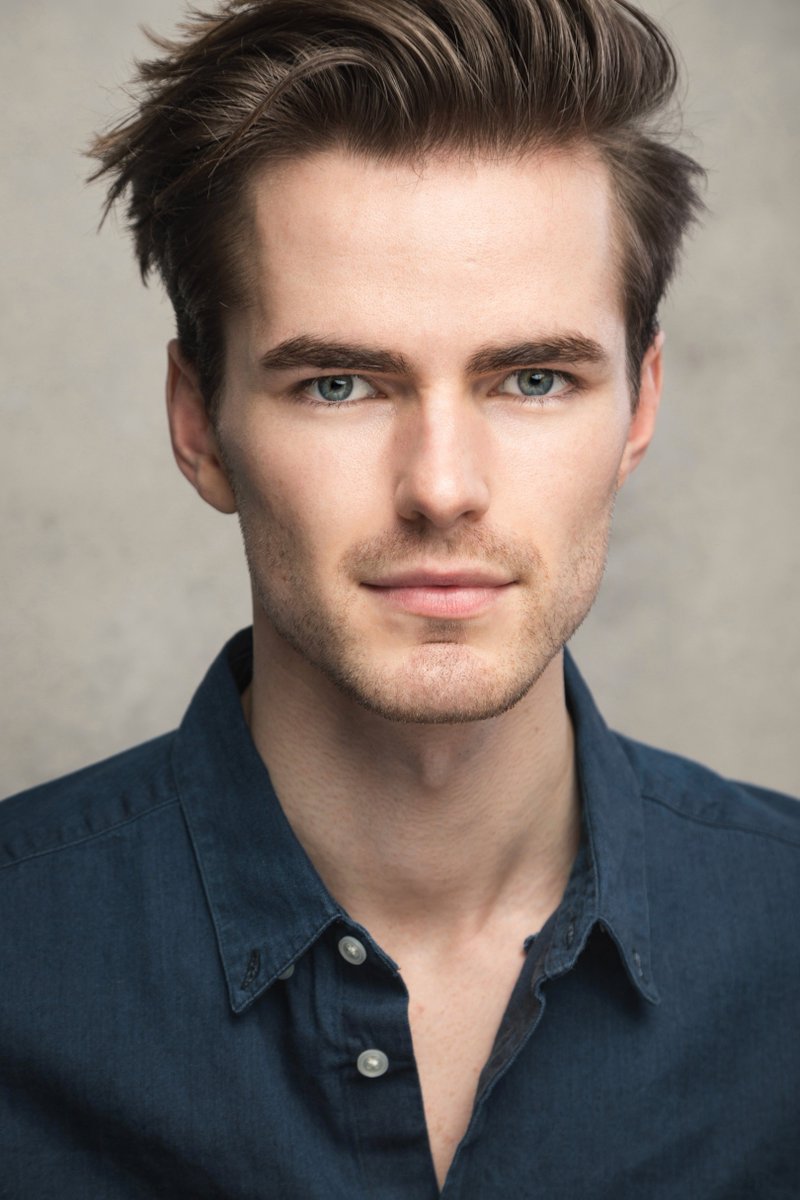 Such a fun shoot getting these headshots with the lovely #samuelblackphotography @stiofanodoherty #actor #headshot #singer #photography #actorheadshot #london #musicaltheatre #london