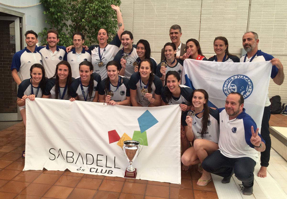 mariaguixa's tweet photo. El 2011 va començar l'hegemonia del @CN_Sabadell a la Lliga i avui, amb la 8a conscutiva, iguala la gesta del @CEMediterrani dels anys 90. Una Lliga que suposa la 16a al palmarès de l'entitat vallesana #fomentemwp https://t.co/xohxqbYxHN