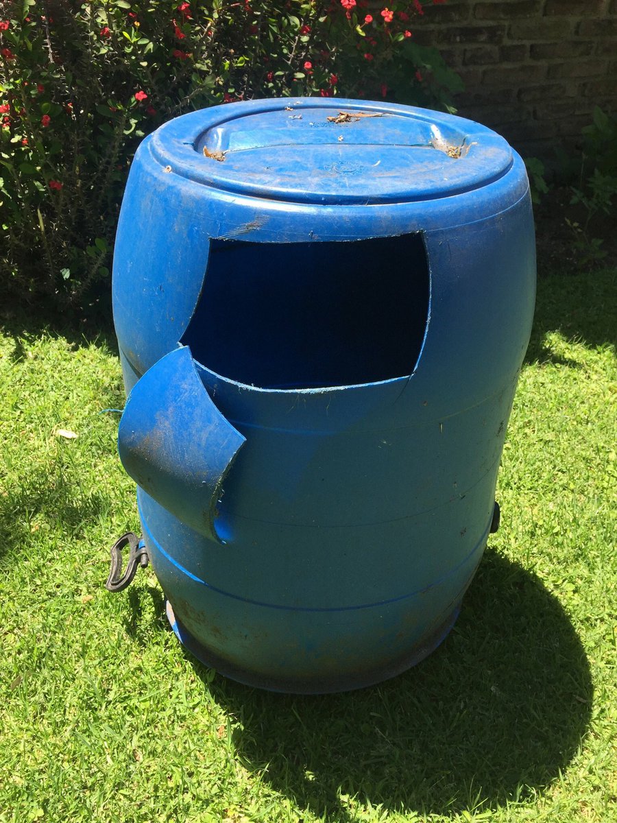 ¡Hola compostador!🐌 Mirá, otra idea de como hacerte una compostera. ¿Qué te parece? 😀

¿Y vos, qué esperás para enredarte? Sumate, compostá, regenerá. 🙏

redcompostaje.org.ar 🐛

#RedCompostaje 🌱 #Compostaje #Composteras