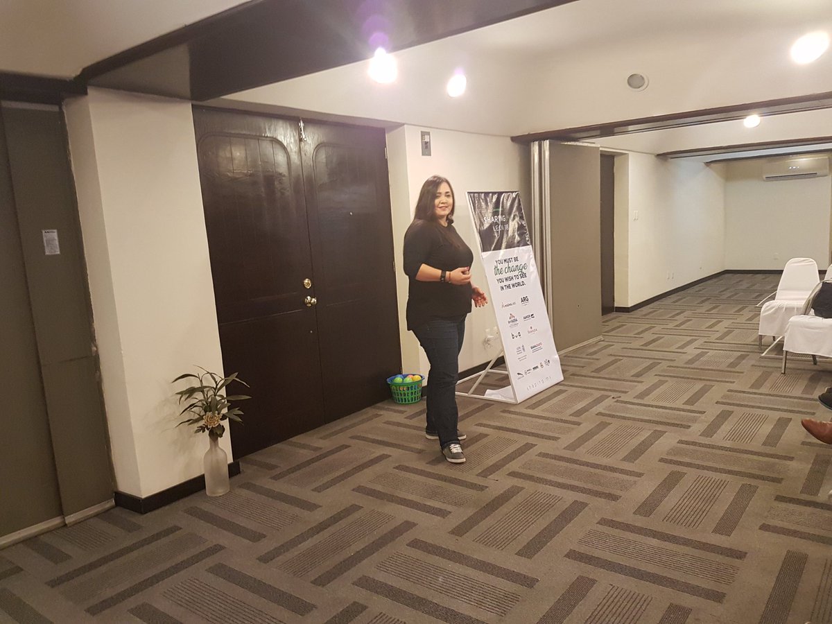 LeonShapers's tweet photo. Iniciamos el taller de Auker de Carla Samaniego para desarrollarnos como shapers #ShapingMx18 #GlobalShapers 👊🤗 https://t.co/BzIbKaFd1D