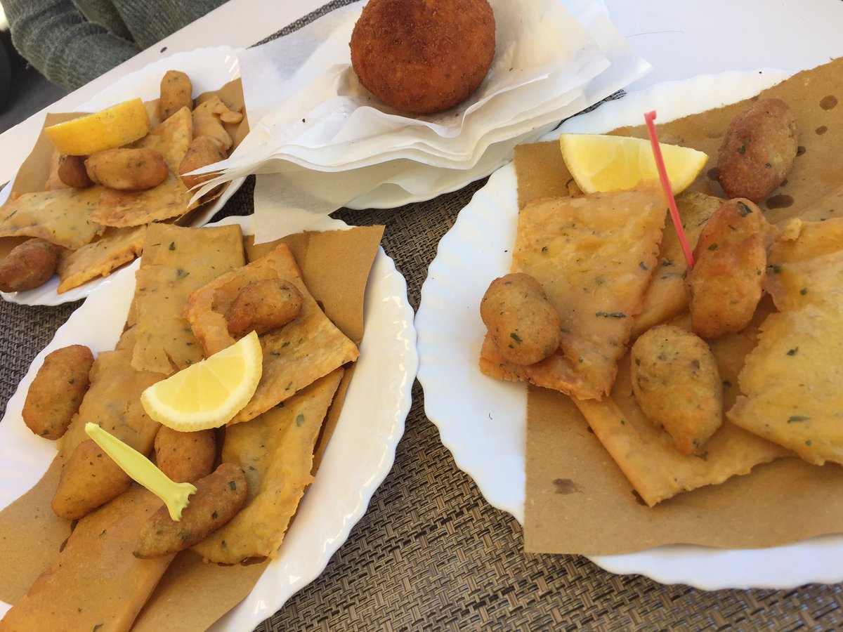 CastellanaClemy's tweet photo. La mia terra è la più bella
del mondo ❤️
Saluti da Mondello 🌹🌞
#mondello
#palermo 
#sicilia 
#fortunachecisei 
#inmezzoalmondo 
#miofratello https://t.co/NrwSyWMNIi