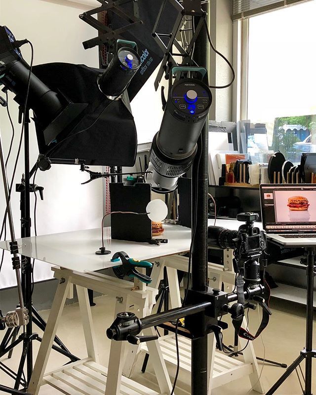alikabas's tweet photo. All this contraption for a hamburger! - Bütün bu zamazingo hamburger için!
https://t.co/deRILeebMB #alikabas #advertisingphotography #adphoto #advertisingphotographer #foodphotography #productphotography https://t.co/cw4uaj6RGD https://t.co/cOQaBIyznb
