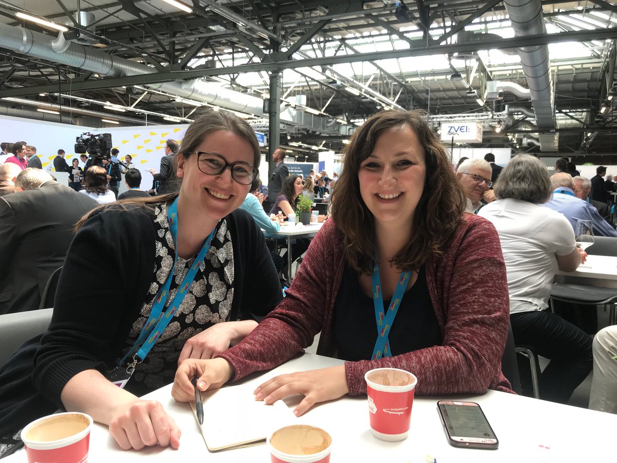 ENiejahr's tweet photo. So sieht übrigens junger liberaler Feminismus aus. (Doch, sowas gibt es!) Interessantes Gespräch mit @mwau und @berlin_legal am Rande #fdpbt2018 über moderne Väter, Jungs, die gern Röcke tragen wollen, #Aufschrei, #meetoo und die blinden Flecken ihrer Partei. https://t.co/VyVeIv5qqL