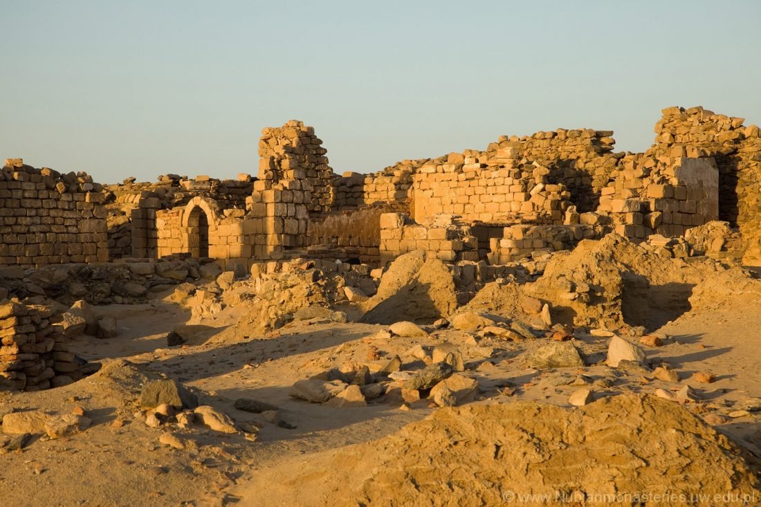 Monastery of Ghazali 500AD, makura -christian nubia <the throne room is in the  #historyxt thread at dongola>hope to include more entries from sudan's christian period 500-1400AD,more; https://books.google.co.ug/books/about/The_Nubian_Past.html?id=3z-yDRgxn5MC&redir_esc=ymore about nubia's christian monasteries here  http://nubianmonasteries.uw.edu.pl/ 