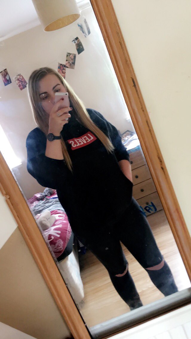 Misskpope's tweet photo. @TheDappy #levelstour hoodie is still my fave๐คท๐ผโโ๏ธ https://t.co/smEhqTCOAP