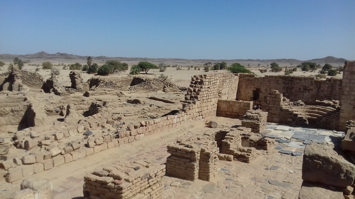 Monastery of Ghazali 500AD, makura -christian nubia <the throne room is in the  #historyxt thread at dongola>hope to include more entries from sudan's christian period 500-1400AD,more; https://books.google.co.ug/books/about/The_Nubian_Past.html?id=3z-yDRgxn5MC&redir_esc=ymore about nubia's christian monasteries here  http://nubianmonasteries.uw.edu.pl/ 