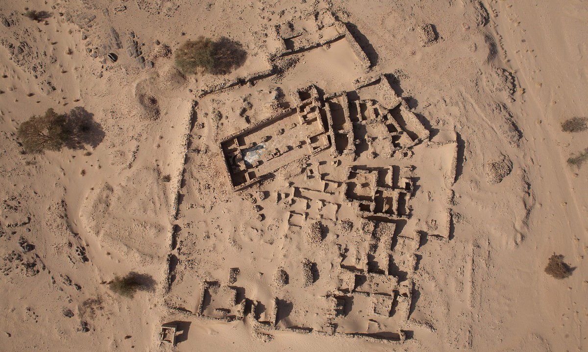 Monastery of Ghazali 500AD, makura -christian nubia <the throne room is in the  #historyxt thread at dongola>hope to include more entries from sudan's christian period 500-1400AD,more; https://books.google.co.ug/books/about/The_Nubian_Past.html?id=3z-yDRgxn5MC&redir_esc=ymore about nubia's christian monasteries here  http://nubianmonasteries.uw.edu.pl/ 