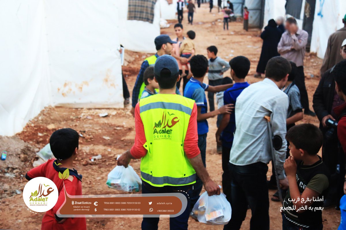 AdalehSyria's tweet photo. سعيآ منا بتخفيف معاناة أهلنا وإخواننا ومد يد العون لهم ..
يقوم فريق #منظمة_عدالة_للإغاثة_والتنمية بتجهيز وجبات الطعام وتوزيعها على المهجرين في مدينة الباب بري�� حلب الشمالي بالتنسيق مع المجلس المحلي لمدينة الباب.

#منظمة_عدالة_للإغاثة_والتنمية 
#سوريا 2018 https://t.co/gfWDbJlc3h