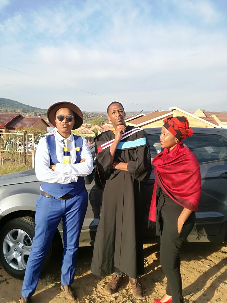 MrSwaggLady's tweet photo. #Graduations2018 cotton guys😍❤❤❤ https://t.co/Jza9XVLgm4