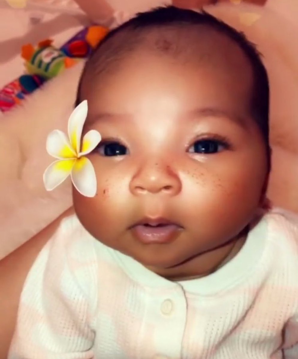 My littlee True 😍😭 <a href="/khloekardashian/">Khloé</a>