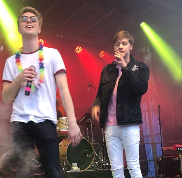 TMLDotCom's tweet photo. May 11: Fan taken photos of The Main Level performing in Tønsberg. {5} https://t.co/ofgkdvDNHU