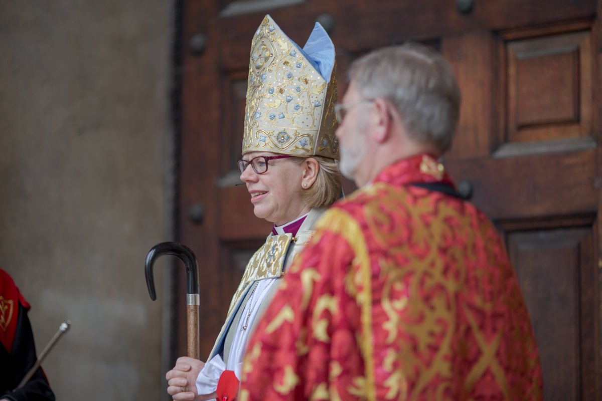 StPaulsLearning's tweet photo. A wonderful day! #BishopSarah installed as #BishopofLondon @StPaulsLondon. Come back to hear her in conversation with @revdison on 4 June - 6.30pm, free, register here https://t.co/1s6WTdFLp7 https://t.co/7iw5Li7t9J