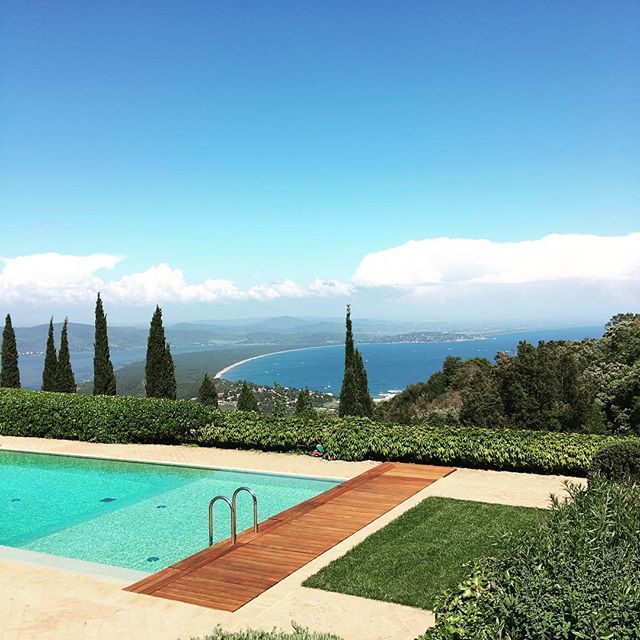 SoMagazines's tweet photo. So this is our home for the weekend...how terrible! @tuscanynowandmore #somagazines #travel #italy #tuscany #view https://t.co/xrj9rtgEGT https://t.co/RsLCoP13KJ
