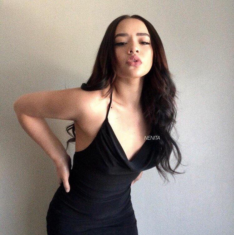 ramirezcelie's tweet photo. all I ever wanted was the world,
I can't help but I need it all
the primadonna life, 
the rise and fall. https://t.co/aOAzaVU02E