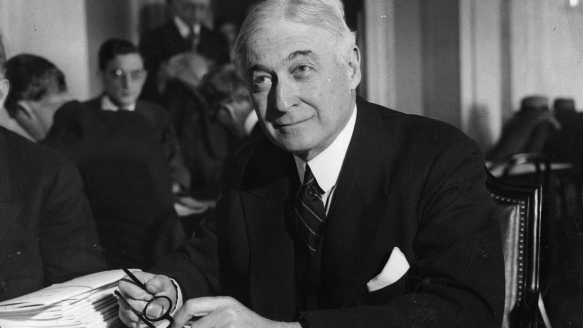 GlobalhaloCC's tweet photo. "Don't try to buy at the bottom and sell at the top - It can't be done, except by liars." - Bernard Baruch https://t.co/wOqydN5oGp