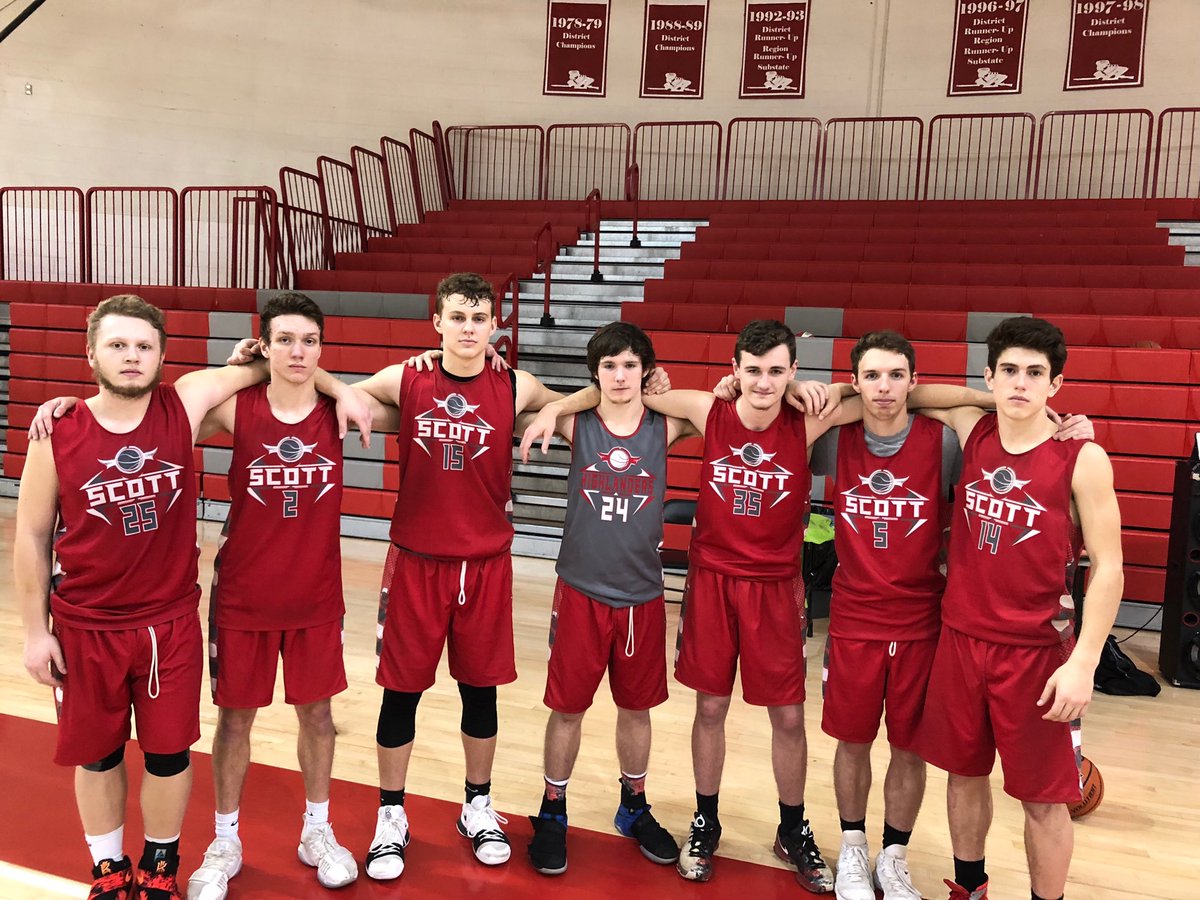 coachjeffersj's tweet image. Congrats to these 7️⃣ seniors as they walk the stage &amp;amp; receive their high school diplomas today. Great group of guys with a 💪💪future n front of them!! #All4Scott #GoScottGo #H4L