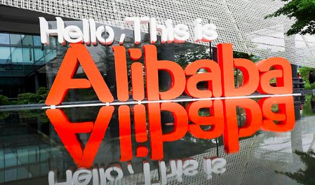 dingtalkhq's tweet image. Every year, on May 10, Alibaba Group celebrates AliDay, an employee-appreciation day unlike almost any other in existence. 
#Alibaba #DingTalk #Aliday #familyday #Aliwedding 
alizila.com/aliday-2018-th…