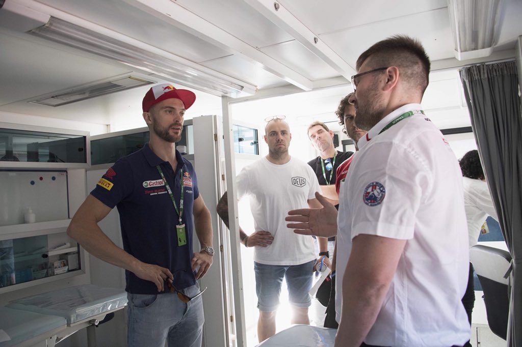 Leon Camier tried his best to be back on track after his injury, but unfortunately he was declared unfit! We often see super fast recoveries, but sometimes our body needs more time to heal completely! Leon, get well soon and come back stronger! 💪🏽#getwellsoon #ImolaWorldSBK