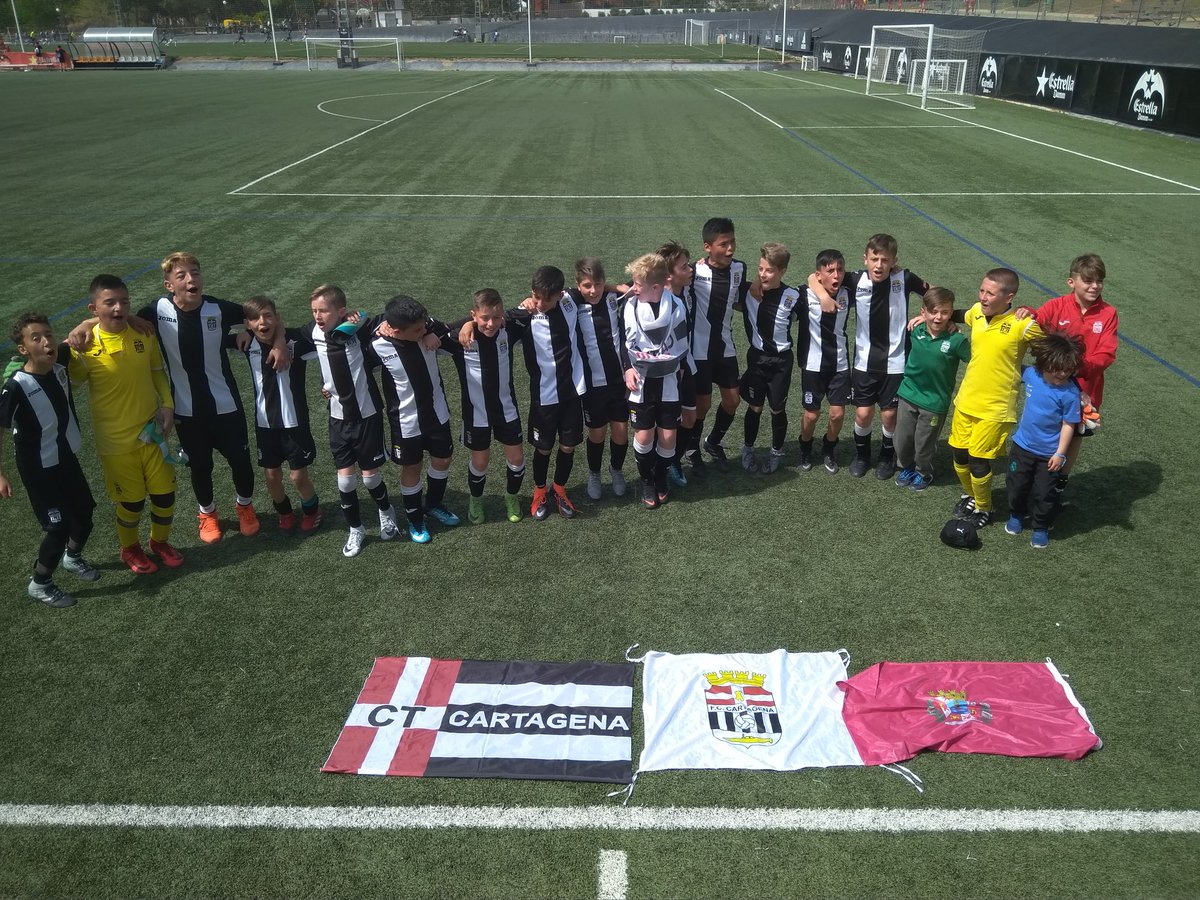 franciscoher78's tweet photo. Bueno penúltimo partido de liga
F.c Cartagena SAD Alevín A - 7- 0 San Miguel- UCM
#Alex25⚽⚽
#Antonio14⚽⚽
#victor18⚽
#dairon9⚽
#Quenzo17⚽ https://t.co/I6yXZLAWyh