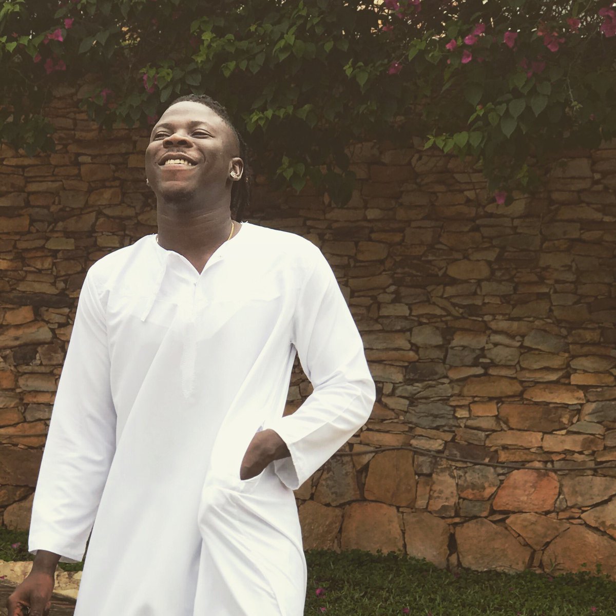 stonebwoy's tweet photo. Smile Up!! Life’s The Most Expensive “commodity” Yet Given Freely By The Most High.. https://t.co/tyfwPXbWaY