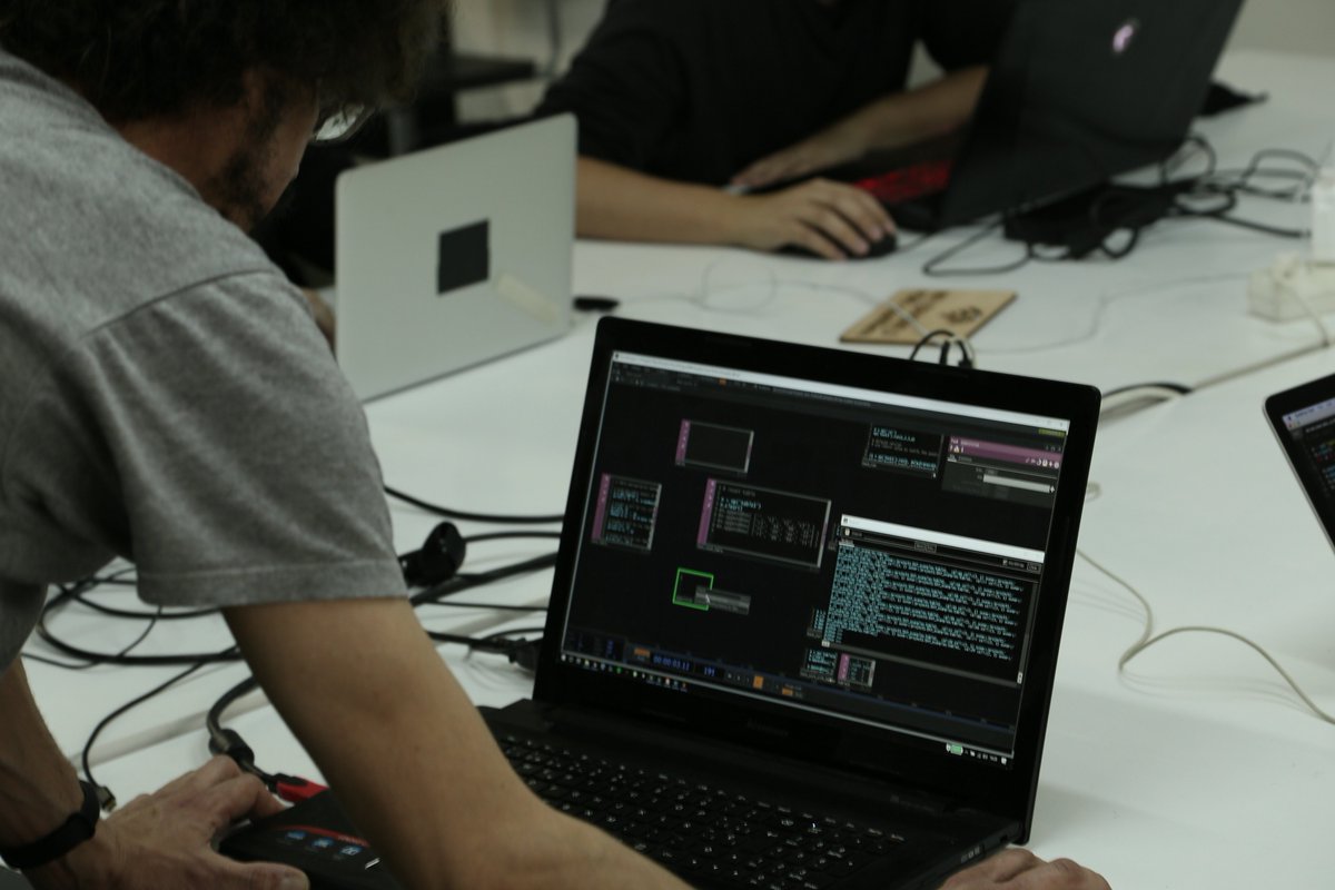 rotorstudio's tweet photo. Un nuevo #openrotor de #Python para usuarios de #Touchdesigner impartido por @ERamirez_ @espaierreBCN @1null1 #Barcelona https://t.co/OOWwuZv5mM