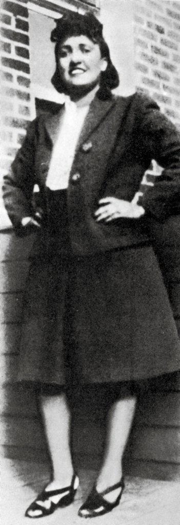 AfricanArchives's tweet photo. Henrietta Lacks, whose cells were taken without her knowledge in 1951(HeLa cells) became one of the most important tools in medicine. Her cells became vital for developing the polio vaccine, cloning, gene mapping, in vitro fertilization and more. https://t.co/x3LKY5JD1T