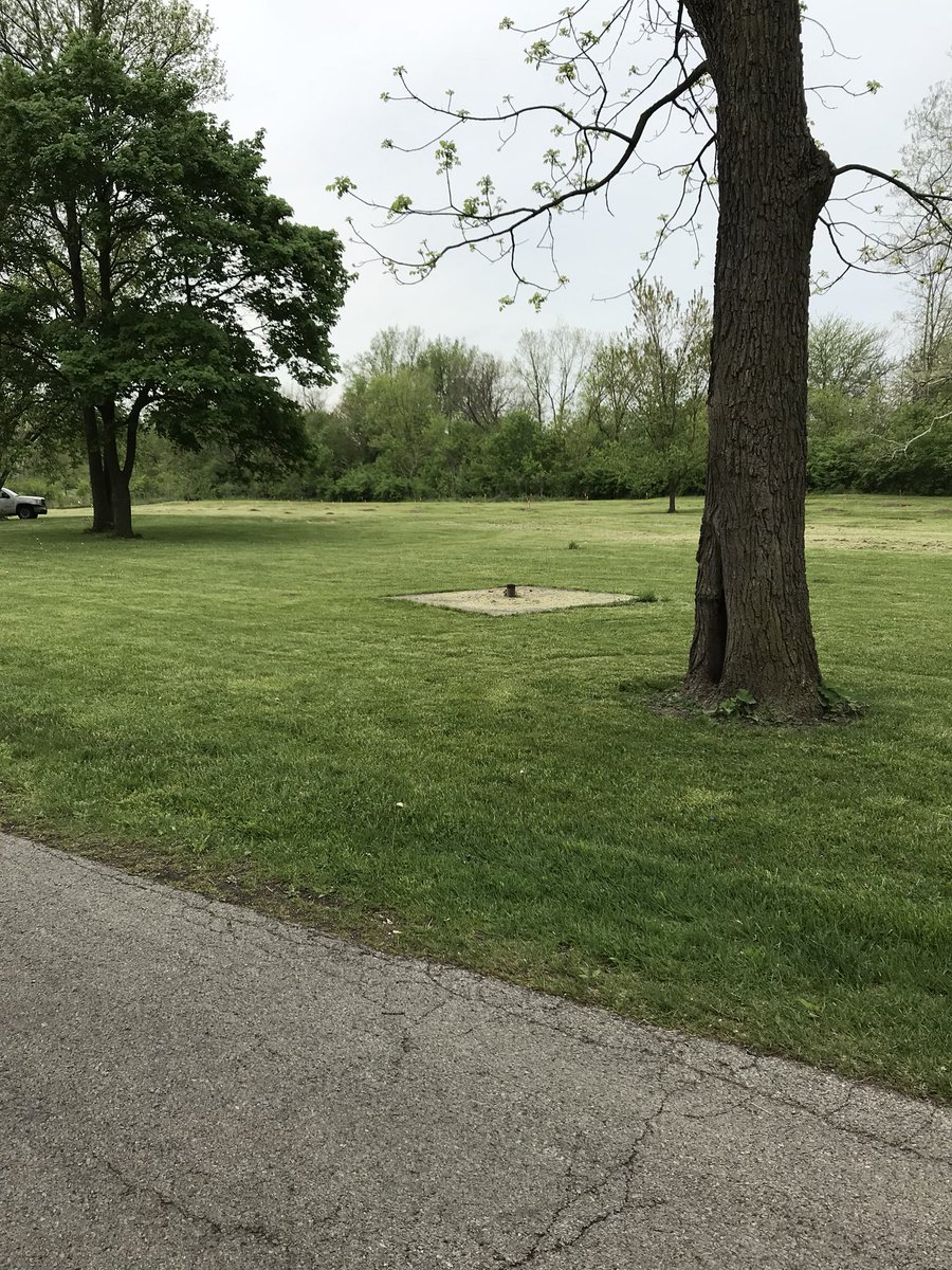 Beautiful scene going on at McCulloch Park. Their about to plant 83 trees! @jdebodonati <a href="/MuncieParks/">Muncie Parks & Rec</a> #ArborDay 🌳🌲
