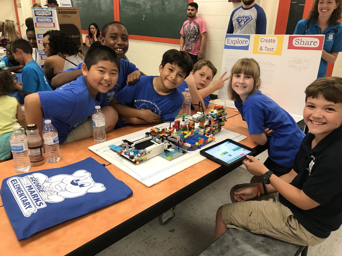 rjlucas28's tweet photo. Hanging out at the #VCSFLLJr EXPO!  Great job @AmyMonahan2 #VolusiaSTEM @VCSscience https://t.co/1TXTfIivU6