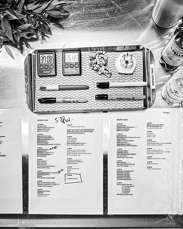 ironchefshellie's tweet photo. This is what hard work and dedication looks like. @scottpickettchef keeping everything on track whilst @j_hnrivera prepares his winning dish. .
.
30 minutes to go!
.
.
#spyoungchef #spyoungchef2018 #sanpellegrino
@j_hnrivera @amaru_melbourne @restaurant… https://t.co/B65n0IIzRC https://t.co/PU4XPHUA9v