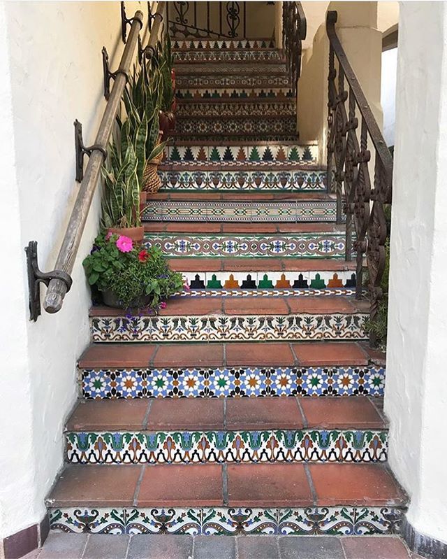 TileTuesday's tweet photo. Thank @clayimports for this pretty pause in our Insta-feed. The #tiledsteps in #california are another level (#punintended)! 😍😍😍 #tiletuesday #tiledesign #ihavethisthingwithstairs #tilelove #tiles #lovetiles #patterntiles #stepup #designinspiration #… https://t.co/ecei9XRt4F https://t.co/EHIyvAOjdK