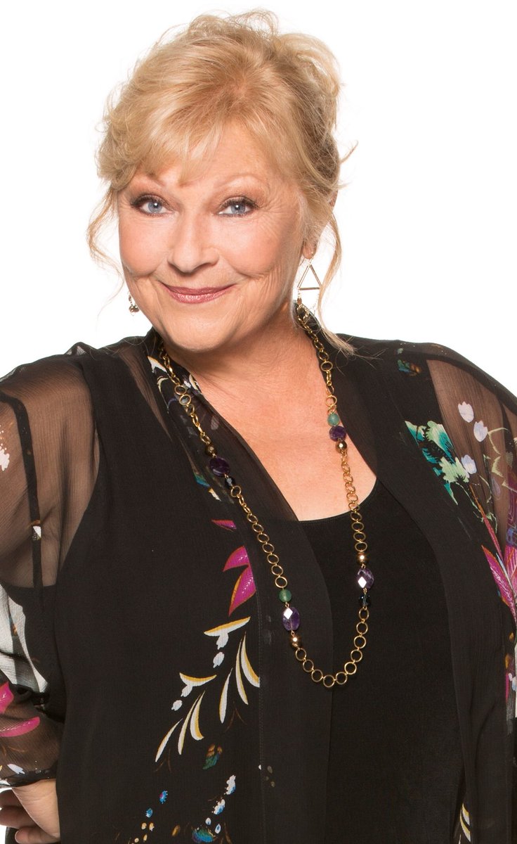 Wishing @BethMaitlandDQB a very Happy Birthday from your #YR family! 🎉🎉🎉🎂