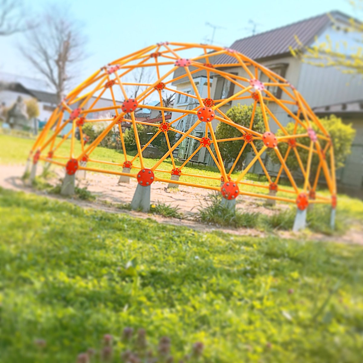 achaco9's tweet photo. なんだか宇宙を感じる遊具。
公園にて。
#公園
#park
#遊具
#Playground
#equipm https://t.co/sOV4zLmdbX