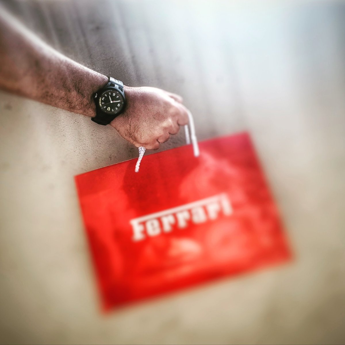 ColinFrancke's tweet photo. Guess what's the main prize tomorrow at #F1Sundays ?
Special thanks to @itsabouttimeza for coming on board.
Join us at @RidgewayRacebar for the #SpanishGP to win some phenomenal prizes.
#Spain #Formula1 #FerrariWatches #FerrariTimepieces
#F1 #Racing #Win #FerrariManInRed https://t.co/lhhfkI7W3h